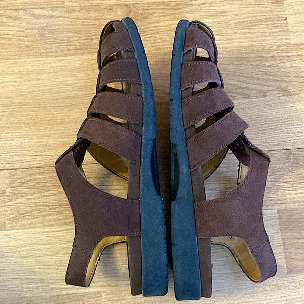 NEW Thom McAn Sandals Brown Suede Size 8